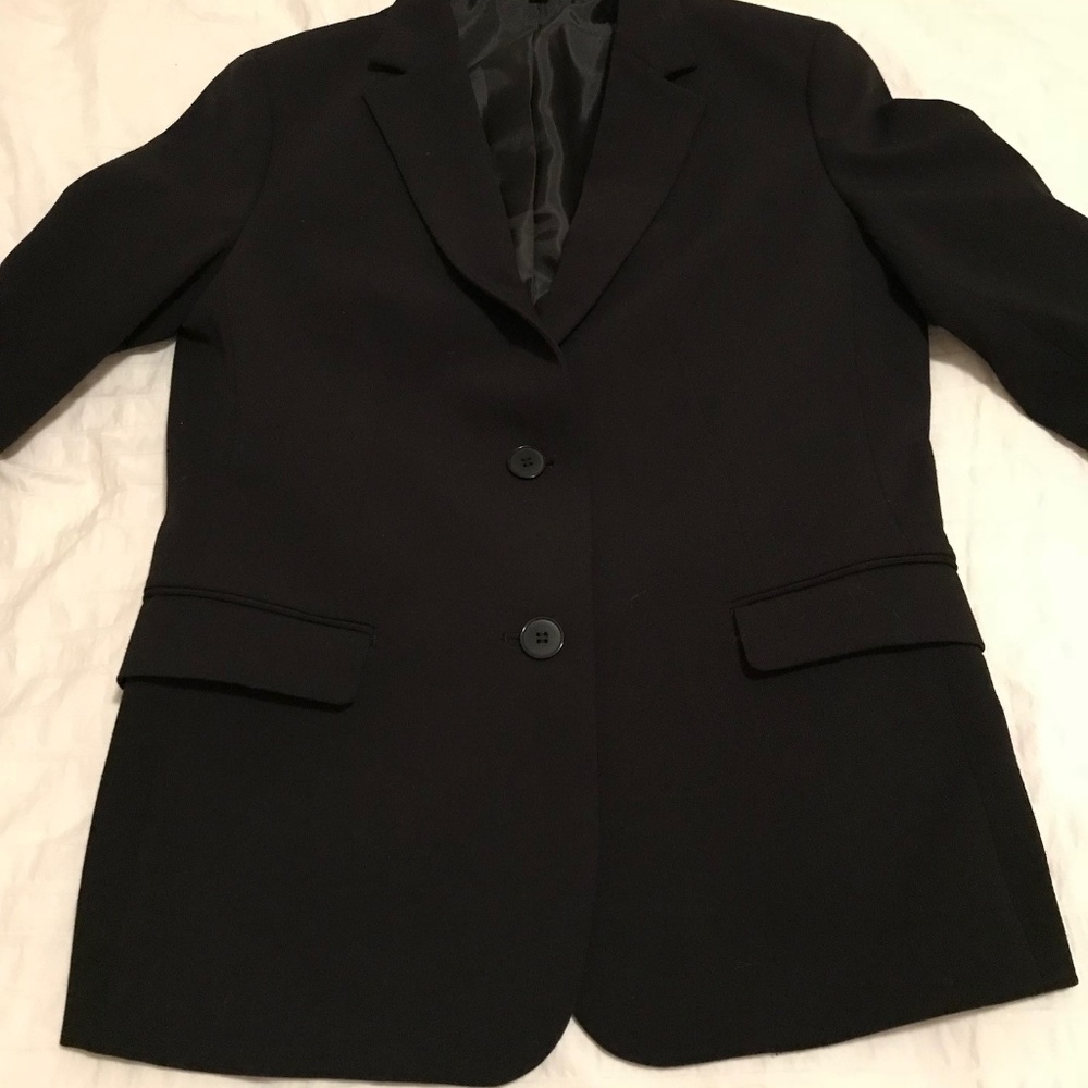 Uniqlo two-button blazer